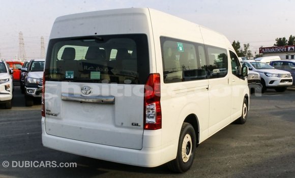 Acheter Import Voiture Toyota Hiace Blanc à Import - Dubai, Artibonite Acheter Import Voiture Toyota Hiace Blanc à Import - Dubai, Artibonite