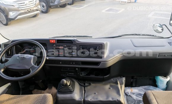 Acheter Import Voiture Toyota Coaster Blanc à Import - Dubai, Artibonite Acheter Import Voiture Toyota Coaster Blanc à Import - Dubai, Artibonite