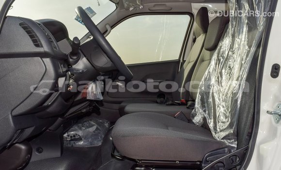 Acheter Import Voiture Toyota Hiace Blanc à Import - Dubai, Artibonite Acheter Import Voiture Toyota Hiace Blanc à Import - Dubai, Artibonite