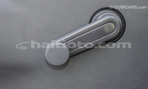 Acheter Import Voiture Toyota Hiace Blanc à Import - Dubai, Artibonite Acheter Import Voiture Toyota Hiace Blanc à Import - Dubai, Artibonite