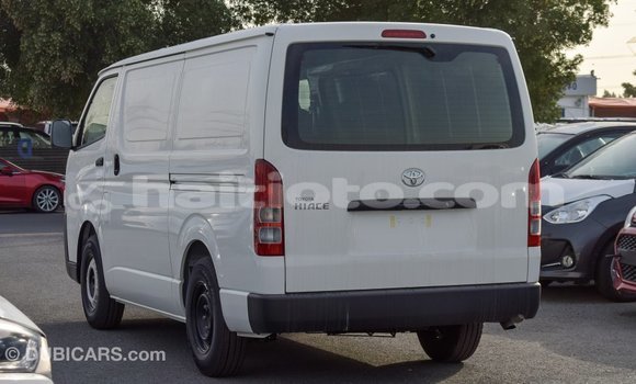 Acheter Import Voiture Toyota Hiace Blanc à Import - Dubai, Artibonite Acheter Import Voiture Toyota Hiace Blanc à Import - Dubai, Artibonite