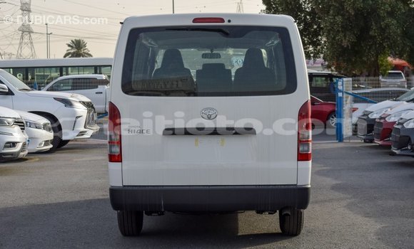 Acheter Import Voiture Toyota Hiace Blanc à Import - Dubai, Artibonite Acheter Import Voiture Toyota Hiace Blanc à Import - Dubai, Artibonite