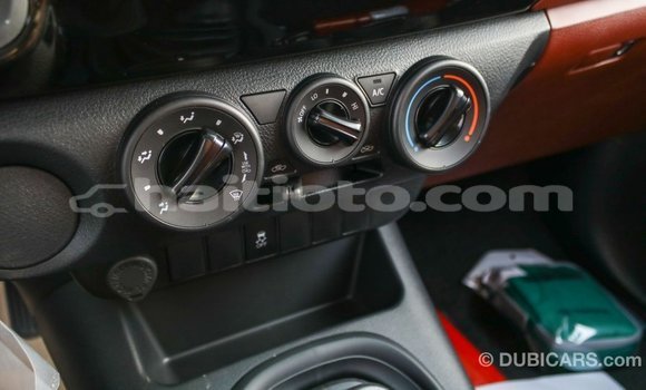 Acheter Import Voiture Toyota Hilux Blanc à Import - Dubai, Artibonite Acheter Import Voiture Toyota Hilux Blanc à Import - Dubai, Artibonite