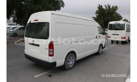 Acheter Import Voiture Toyota Hiace Blanc à Import - Dubai, Artibonite Acheter Import Voiture Toyota Hiace Blanc à Import - Dubai, Artibonite