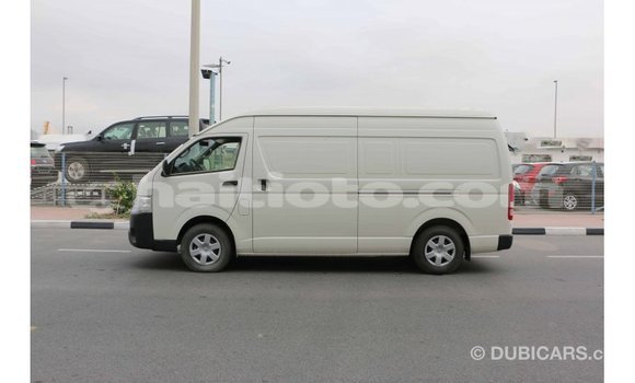 Acheter Import Voiture Toyota Hiace Blanc à Import - Dubai, Artibonite Acheter Import Voiture Toyota Hiace Blanc à Import - Dubai, Artibonite