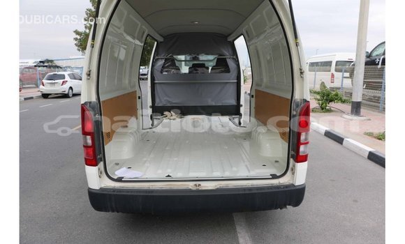 Acheter Import Voiture Toyota Hiace Blanc à Import - Dubai, Artibonite Acheter Import Voiture Toyota Hiace Blanc à Import - Dubai, Artibonite