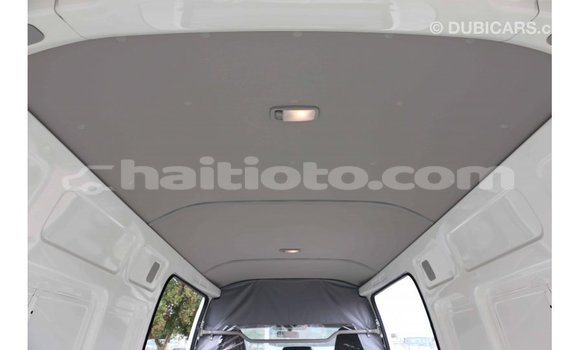 Acheter Import Voiture Toyota Hiace Blanc à Import - Dubai, Artibonite Acheter Import Voiture Toyota Hiace Blanc à Import - Dubai, Artibonite
