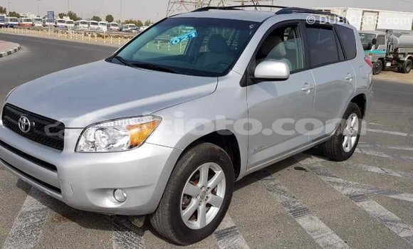 Acheter Import Voiture Toyota RAV4 Autre à Import - Dubai, Artibonite Acheter Import Voiture Toyota RAV4 Autre à Import - Dubai, Artibonite