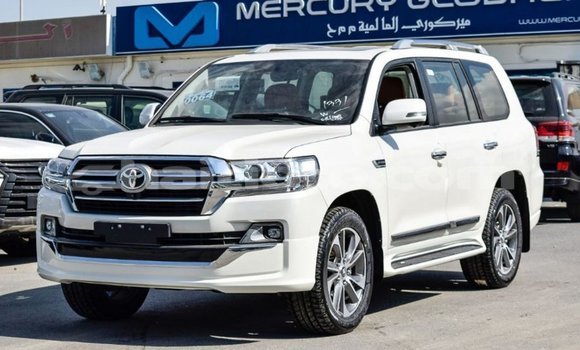 Acheter Import Voiture Toyota Land Cruiser Blanc à Import - Dubai, Artibonite Acheter Import Voiture Toyota Land Cruiser Blanc à Import - Dubai, Artibonite