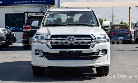Acheter Import Voiture Toyota Land Cruiser Blanc à Import - Dubai, Artibonite Acheter Import Voiture Toyota Land Cruiser Blanc à Import - Dubai, Artibonite