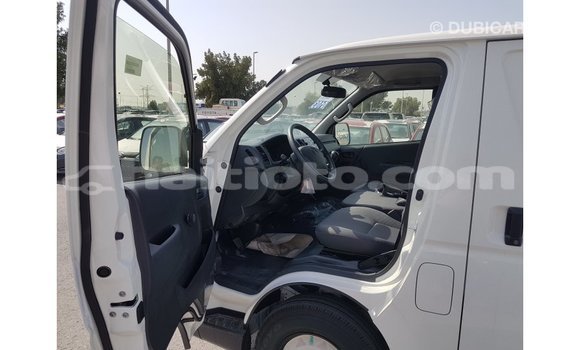 Acheter Import Voiture Toyota Hiace Blanc à Import - Dubai, Artibonite Acheter Import Voiture Toyota Hiace Blanc à Import - Dubai, Artibonite