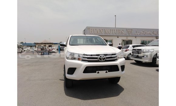 Acheter Import Voiture Toyota Hilux Blanc à Import - Dubai, Artibonite Acheter Import Voiture Toyota Hilux Blanc à Import - Dubai, Artibonite