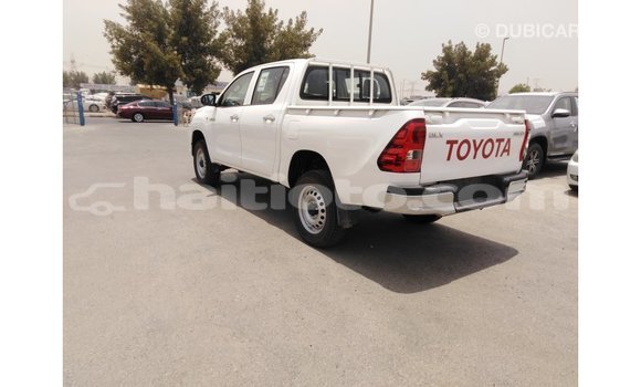 Acheter Import Voiture Toyota Hilux Blanc à Import - Dubai, Artibonite Acheter Import Voiture Toyota Hilux Blanc à Import - Dubai, Artibonite