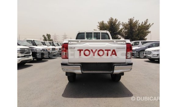 Acheter Import Voiture Toyota Hilux Blanc à Import - Dubai, Artibonite Acheter Import Voiture Toyota Hilux Blanc à Import - Dubai, Artibonite