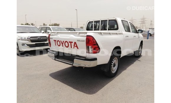 Acheter Import Voiture Toyota Hilux Blanc à Import - Dubai, Artibonite Acheter Import Voiture Toyota Hilux Blanc à Import - Dubai, Artibonite