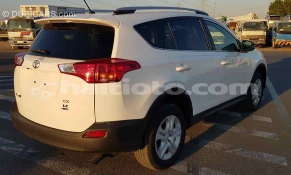 Acheter Import Voiture Toyota RAV4 Blanc à Import - Dubai, Artibonite Acheter Import Voiture Toyota RAV4 Blanc à Import - Dubai, Artibonite
