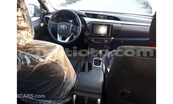 Acheter Import Voiture Toyota Hilux Rouge à Import - Dubai, Artibonite Acheter Import Voiture Toyota Hilux Rouge à Import - Dubai, Artibonite