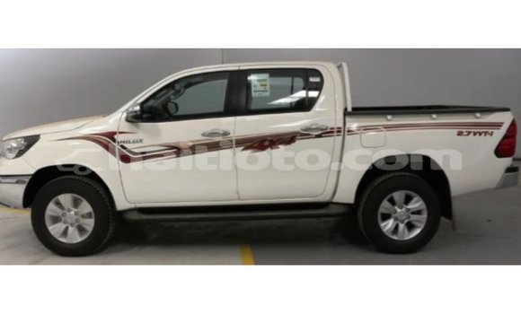 Acheter Import Voiture Toyota Hilux Blanc à Import - Dubai, Artibonite Acheter Import Voiture Toyota Hilux Blanc à Import - Dubai, Artibonite