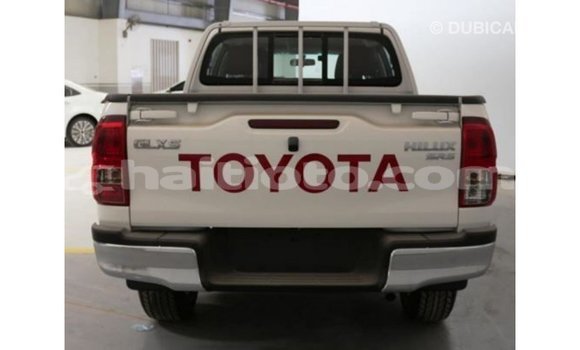 Acheter Import Voiture Toyota Hilux Blanc à Import - Dubai, Artibonite Acheter Import Voiture Toyota Hilux Blanc à Import - Dubai, Artibonite