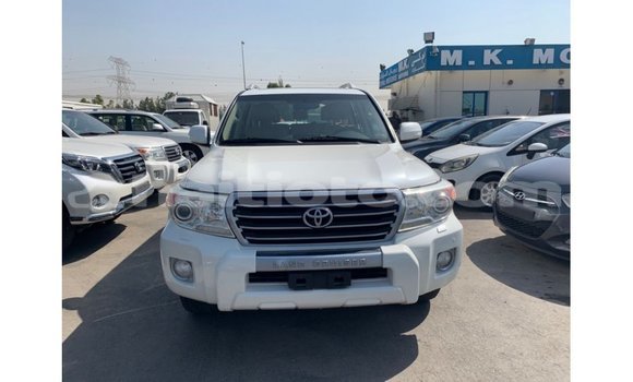 Acheter Import Voiture Toyota Land Cruiser Blanc à Import - Dubai, Artibonite Acheter Import Voiture Toyota Land Cruiser Blanc à Import - Dubai, Artibonite