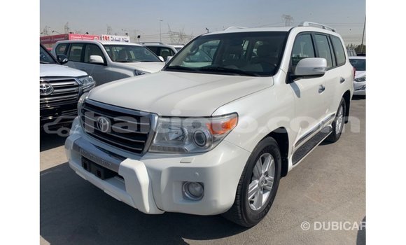 Acheter Import Voiture Toyota Land Cruiser Blanc à Import - Dubai, Artibonite Acheter Import Voiture Toyota Land Cruiser Blanc à Import - Dubai, Artibonite
