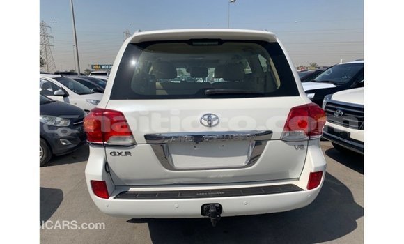 Acheter Import Voiture Toyota Land Cruiser Blanc à Import - Dubai, Artibonite Acheter Import Voiture Toyota Land Cruiser Blanc à Import - Dubai, Artibonite