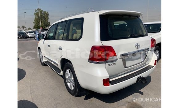 Acheter Import Voiture Toyota Land Cruiser Blanc à Import - Dubai, Artibonite Acheter Import Voiture Toyota Land Cruiser Blanc à Import - Dubai, Artibonite