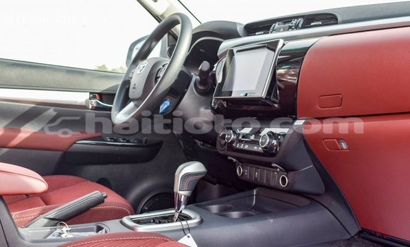 Acheter Import Voiture Toyota Hilux Blanc à Import - Dubai, Artibonite Acheter Import Voiture Toyota Hilux Blanc à Import - Dubai, Artibonite