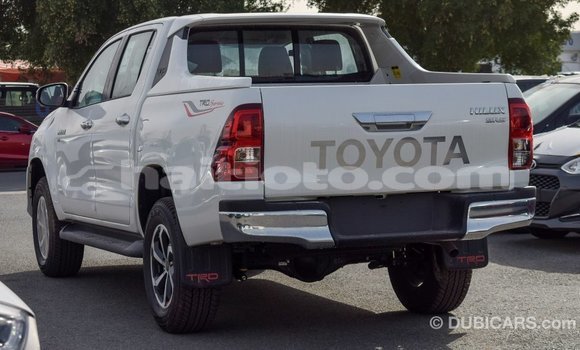 Acheter Import Voiture Toyota Hilux Blanc à Import - Dubai, Artibonite Acheter Import Voiture Toyota Hilux Blanc à Import - Dubai, Artibonite
