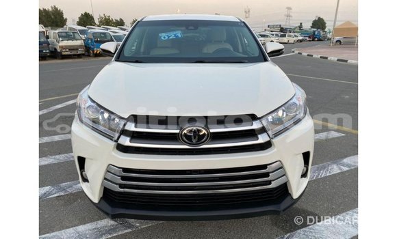 Acheter Import Voiture Toyota Highlander Blanc à Import - Dubai, Artibonite Acheter Import Voiture Toyota Highlander Blanc à Import - Dubai, Artibonite