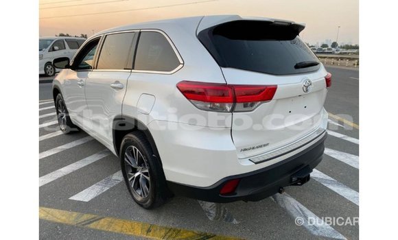 Acheter Import Voiture Toyota Highlander Blanc à Import - Dubai, Artibonite Acheter Import Voiture Toyota Highlander Blanc à Import - Dubai, Artibonite