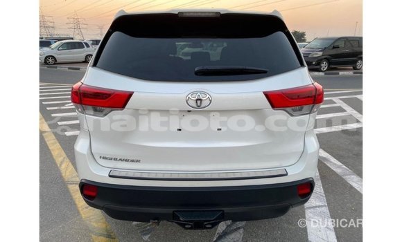 Acheter Import Voiture Toyota Highlander Blanc à Import - Dubai, Artibonite Acheter Import Voiture Toyota Highlander Blanc à Import - Dubai, Artibonite