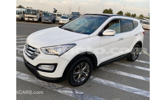 Acheter Import Voiture Hyundai Santa Fe Blanc à Import - Dubai, Artibonite Acheter Import Voiture Hyundai Santa Fe Blanc à Import - Dubai, Artibonite