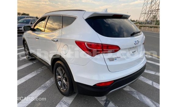 Acheter Import Voiture Hyundai Santa Fe Blanc à Import - Dubai, Artibonite Acheter Import Voiture Hyundai Santa Fe Blanc à Import - Dubai, Artibonite