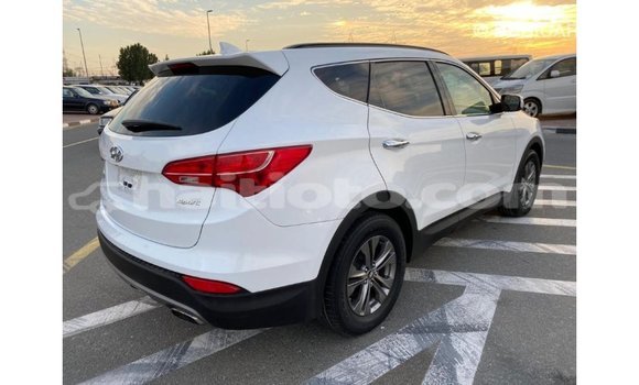 Acheter Import Voiture Hyundai Santa Fe Blanc à Import - Dubai, Artibonite Acheter Import Voiture Hyundai Santa Fe Blanc à Import - Dubai, Artibonite