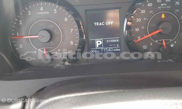 Acheter Import Voiture Toyota Sienna Blanc à Import - Dubai, Artibonite Acheter Import Voiture Toyota Sienna Blanc à Import - Dubai, Artibonite