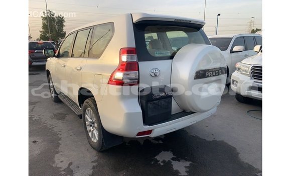 Acheter Import Voiture Toyota Prado Blanc à Import - Dubai, Artibonite Acheter Import Voiture Toyota Prado Blanc à Import - Dubai, Artibonite