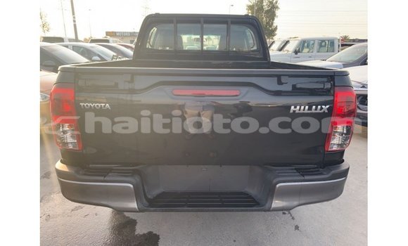 Acheter Import Voiture Toyota Hilux Noir à Import - Dubai, Artibonite Acheter Import Voiture Toyota Hilux Noir à Import - Dubai, Artibonite
