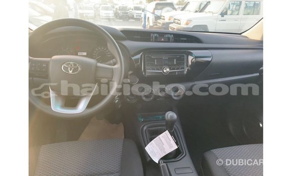 Acheter Import Voiture Toyota Hilux Noir à Import - Dubai, Artibonite Acheter Import Voiture Toyota Hilux Noir à Import - Dubai, Artibonite