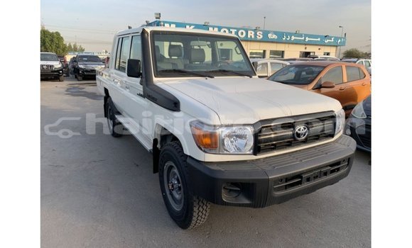 Acheter Import Voiture Toyota Land Cruiser Blanc à Import - Dubai, Artibonite Acheter Import Voiture Toyota Land Cruiser Blanc à Import - Dubai, Artibonite