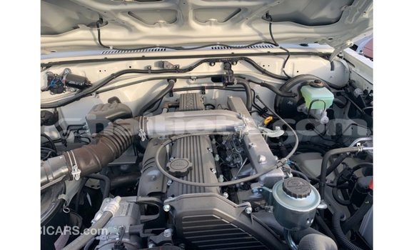 Acheter Import Voiture Toyota Land Cruiser Blanc à Import - Dubai, Artibonite Acheter Import Voiture Toyota Land Cruiser Blanc à Import - Dubai, Artibonite