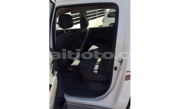 Acheter Import Voiture Toyota Hilux Blanc à Import - Dubai, Artibonite Acheter Import Voiture Toyota Hilux Blanc à Import - Dubai, Artibonite