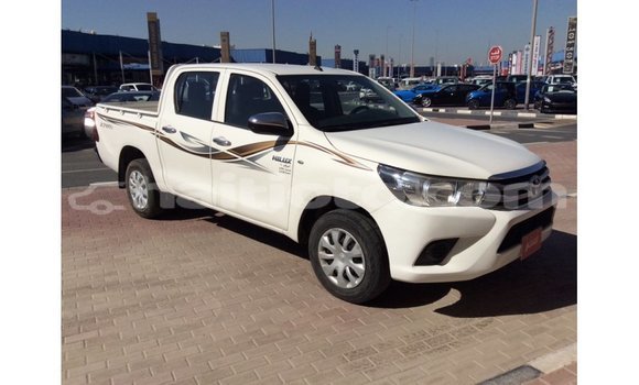 Acheter Import Voiture Toyota Hilux Blanc à Import - Dubai, Artibonite Acheter Import Voiture Toyota Hilux Blanc à Import - Dubai, Artibonite