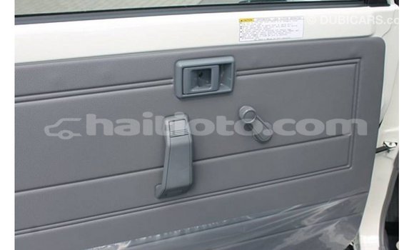 Acheter Import Voiture Toyota Land Cruiser Blanc à Import - Dubai, Artibonite Acheter Import Voiture Toyota Land Cruiser Blanc à Import - Dubai, Artibonite