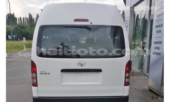 Acheter Import Voiture Toyota Hiace Blanc à Import - Dubai, Artibonite Acheter Import Voiture Toyota Hiace Blanc à Import - Dubai, Artibonite