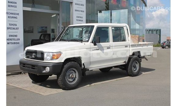 Acheter Import Voiture Toyota Land Cruiser Blanc à Import - Dubai, Artibonite Acheter Import Voiture Toyota Land Cruiser Blanc à Import - Dubai, Artibonite
