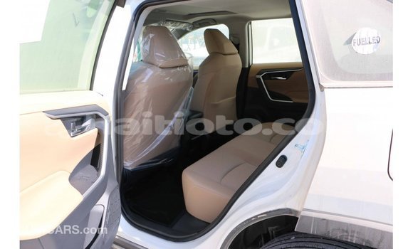 Acheter Import Voiture Toyota 4Runner Blanc à Import - Dubai, Artibonite Acheter Import Voiture Toyota 4Runner Blanc à Import - Dubai, Artibonite