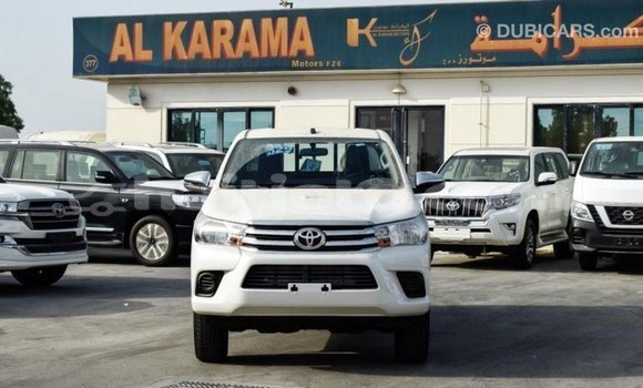 Acheter Import Voiture Toyota Hilux Blanc à Import - Dubai, Artibonite Acheter Import Voiture Toyota Hilux Blanc à Import - Dubai, Artibonite