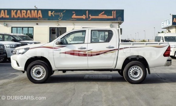 Acheter Import Voiture Toyota Hilux Blanc à Import - Dubai, Artibonite Acheter Import Voiture Toyota Hilux Blanc à Import - Dubai, Artibonite