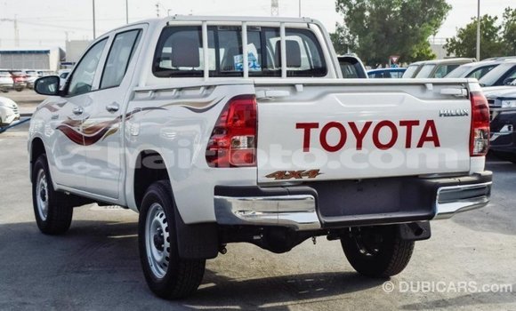 Acheter Import Voiture Toyota Hilux Blanc à Import - Dubai, Artibonite Acheter Import Voiture Toyota Hilux Blanc à Import - Dubai, Artibonite